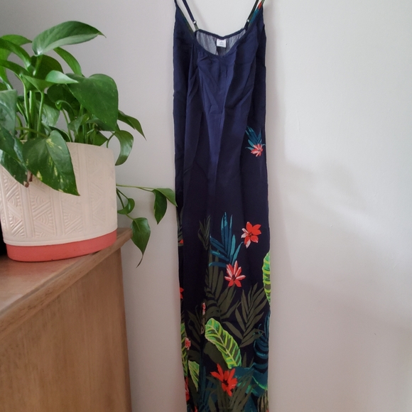Old Navy Maxi Dress - Picture 3 of 3